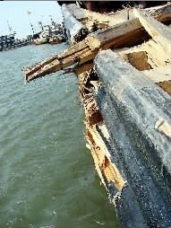 渔民海上争地盘驾船相互撞击致1死1失踪(图)