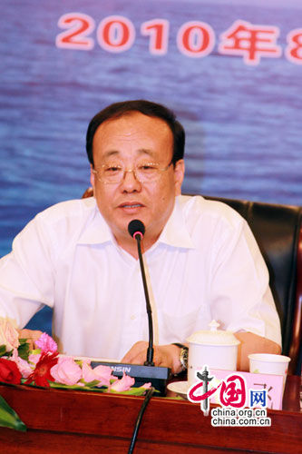 我国载人潜水器海试下潜3700米 跻身世界前沿