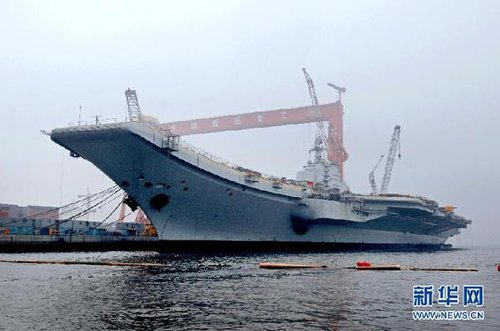 中国航母平台今日出海进行首次航行试验(图)