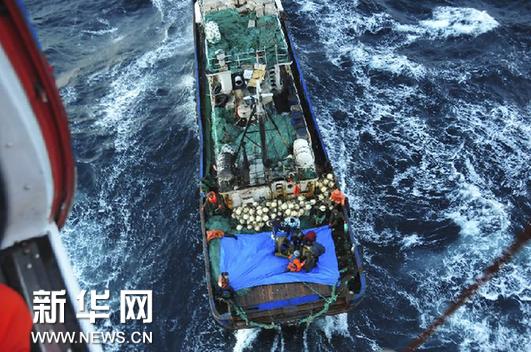 #（社会）（1）北海救助飞行队风浪中抢救危重渔民