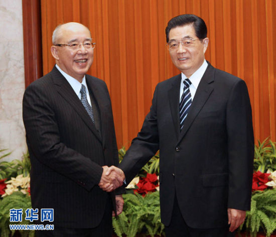 3月22日，中共中央总书记胡锦涛在北京人民大会堂会见中国国民党荣誉主席吴伯雄。 新华社记者 刘卫兵 摄