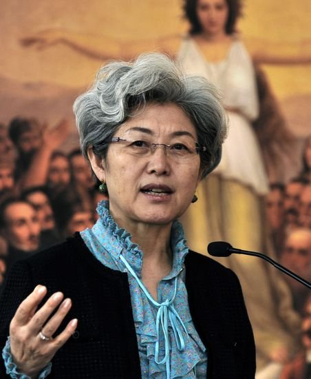 三女性主导对菲斡旋：柔中带刚是中国外交风格