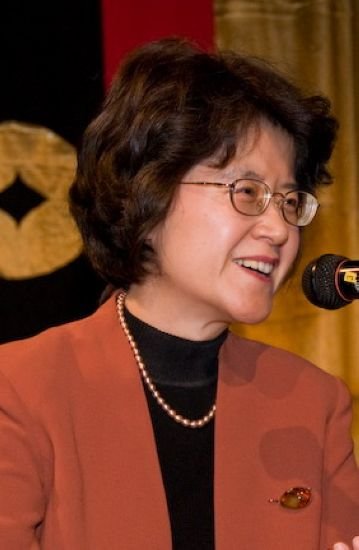 三女性主导对菲斡旋：柔中带刚是中国外交风格
