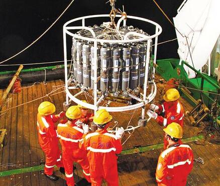 中国海洋六号船抵达太平洋中部 钻探海底沉积物