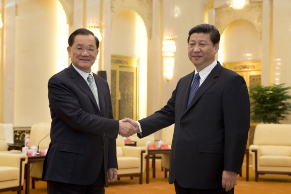 图为2013年3月4日，习近平在北京人民大会堂福建厅会见连战