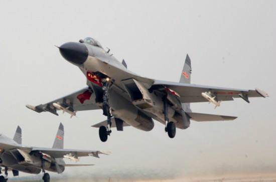外媒：中国两架军机在南海上空拦截美军侦察机