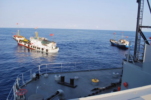 美国防部称中国船只在南中国海跟踪美测量船