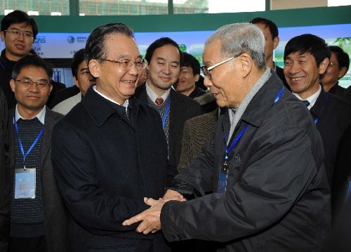 组图：温家宝在上海江苏考察