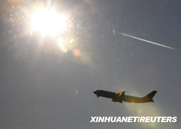 1月19日，一架日本航空公司的班机从东京羽田国际机场起飞。