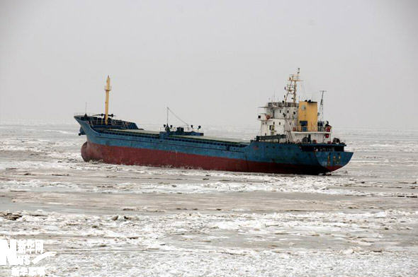 海冰721号破冰船成功营救文峰6号货船过程回顾