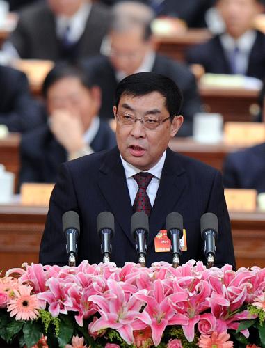 3月7日,全国政协十一届三次会议在北京人民大会堂举行第二次全体会议。这是马培华委员作《加快节能减排 促进可持续发展》的发言。 新华社记者 李涛 摄