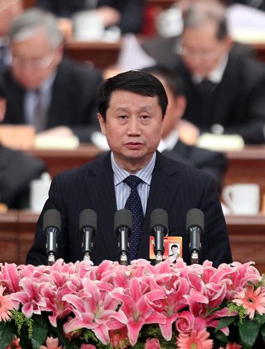 3月7日,全国政协十一届三次会议在北京人民大会堂举行第二次全体会议。这是王炳华委员作《深化体制改革 加快核电自主化发展进程》的发言。 新华社记者 谢环驰 摄