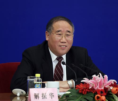 这是解振华回答记者提问。新华社记者费茂华摄