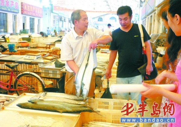 3斤以上的本地鲅鱼每斤售价17元，比节前便宜了8元钱。