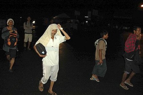 印尼强震引发海啸 至少113人遇难502人失踪
