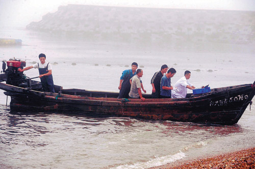 大连漏油已深入海滩下三大养殖海域可能受影响