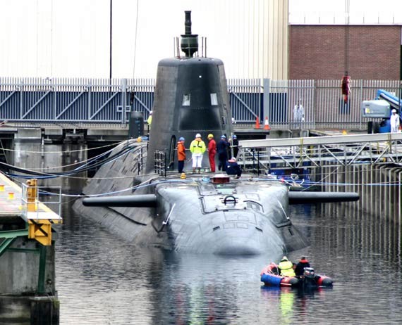 英海军首批机敏级核潜艇采购预算超支24亿美元