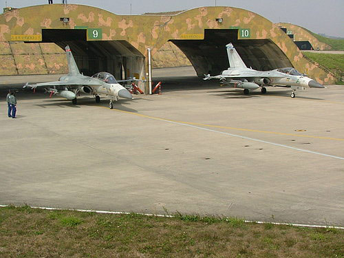 台湾军事基地伪装落后躲不过卫星侦察(图)