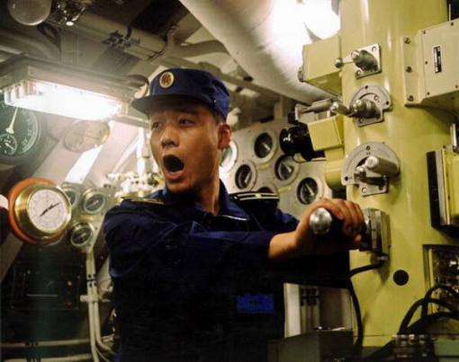 2005年7月，蔡一清在组织训练。2007年10月19日，他为救战友坠海牺牲。新华社发