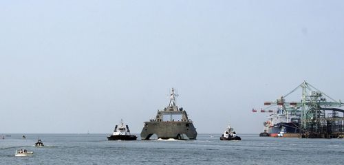 组图：美国海军三体战斗舰独立号正式开始海试