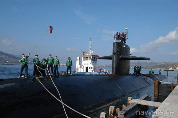 SSN-690“费城”号核攻击潜艇于1977年加入美国海军编队