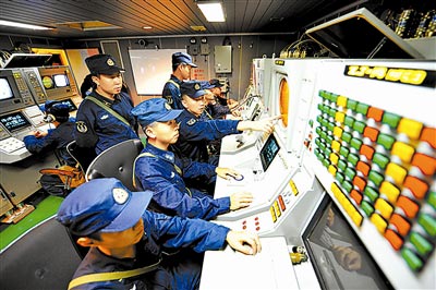 10月9日，南海舰队某导护艇大队“海上先锋艇”进行导弹攻击演练。曹海华摄