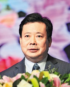 山东省委常委、青岛市委书记 李 群