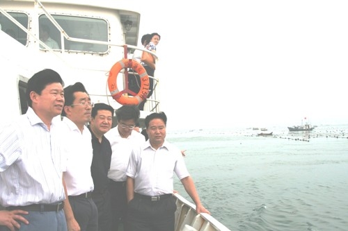 贾万志副省长在威海检查渔业安全和海洋