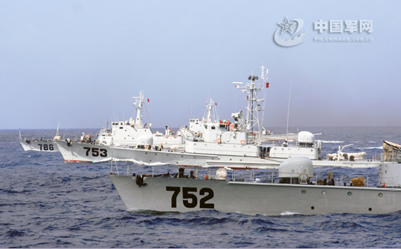 资料图:3月2日,南海舰队某导弹护卫艇大队舰艇编队开赴大海深处与兄弟部队展开协同作战演练。