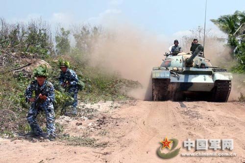 组图：海军南海舰队西沙岛上练兵忙