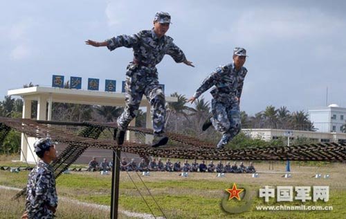 组图：海军南海舰队西沙岛上练兵忙