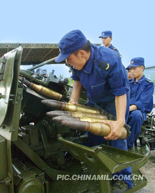 组图：中国西沙守军战备忙 随时打击侵略者