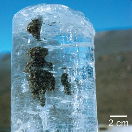 火星800米厚沉积物疑为远古冰川遗迹(图)