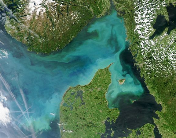 国家地理_研究发现海水颜色能让飓风改变方向(图)