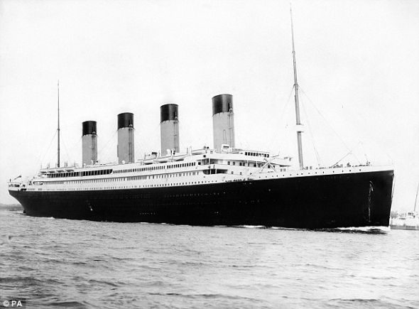 1912年，号称“永不沉没”的“泰坦尼克”号从南安普敦起航