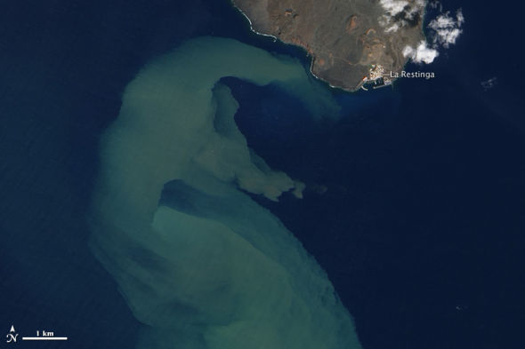每日卫星照：耶罗岛海底火山继续喷发