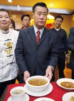 美国加州拟立法禁止鱼翅交易引发华裔居民热议