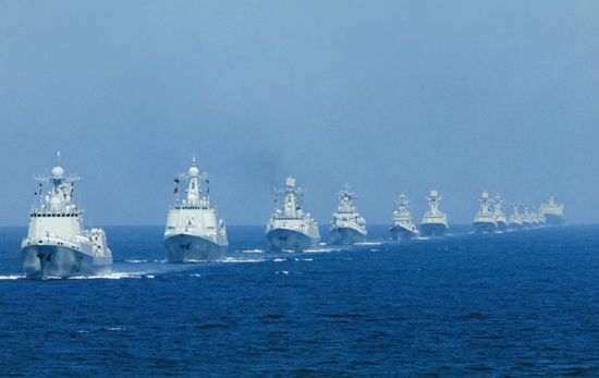 资料图：中国海军举行海上阅兵式
