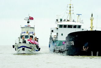 福建对闽江口海域进行联合执法整治