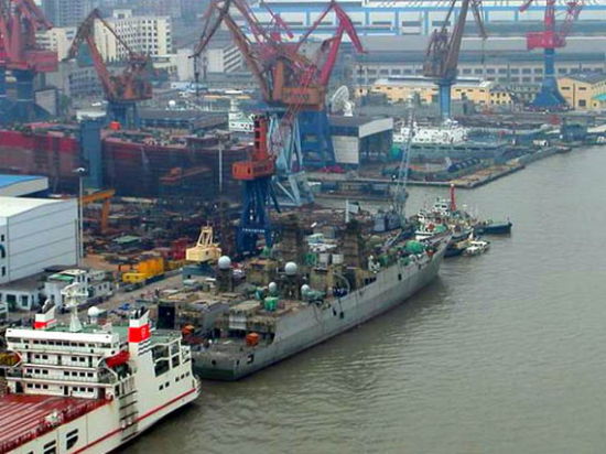资料图：江南造船厂为海军建造的护卫舰。