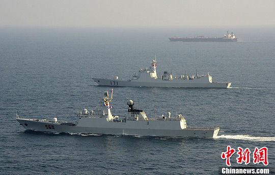 中国海军护航3年为近4500艘中外船舶安全护航