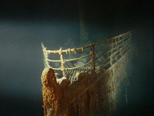 锈迹斑斑的“泰坦尼克”号船首