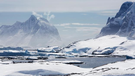 如果南极洲冰川融化，海平面将大幅上升。