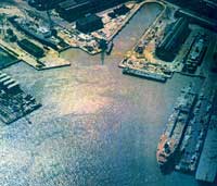美国纽约港船坞码头