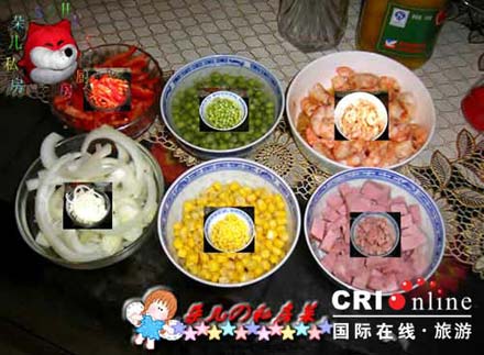 自制美味腊味海鲜比萨·美食中国图片-meishichina.com