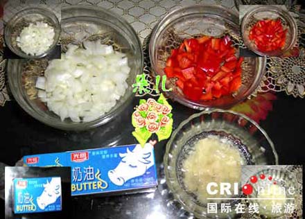 自制美味腊味海鲜比萨·美食中国图片-meishichina.com