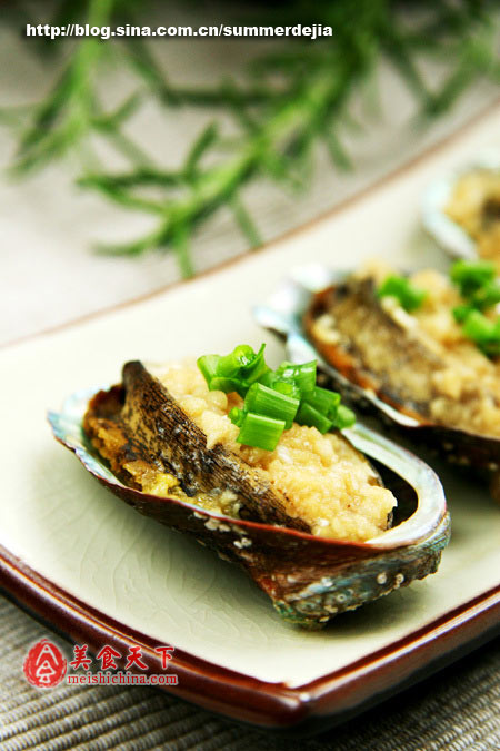 蒜茸蒸鲜鲍鱼