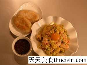 香椿滑蛋海鲜粒的菜谱图片