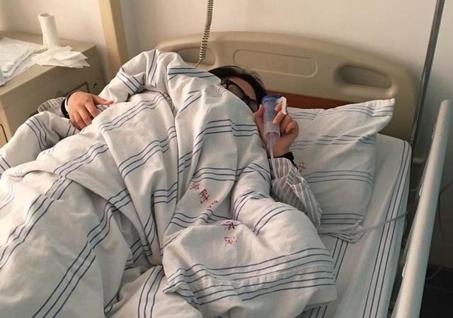 广州女子吃海鲜吃出铁丝 卡喉中做手术取出