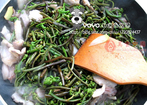 葱香虾 VS 炒蕨菜